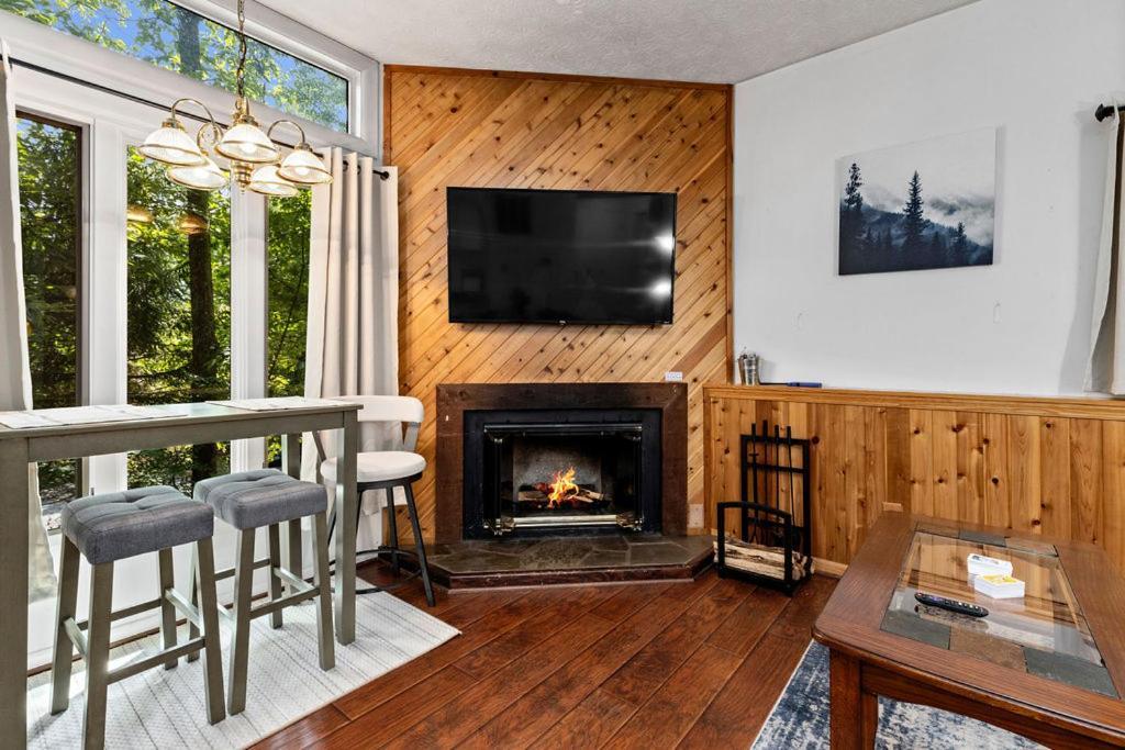 Cozy Condo In Wintergreen Resort That Sleeps 4! Lyndhurst Εξωτερικό φωτογραφία