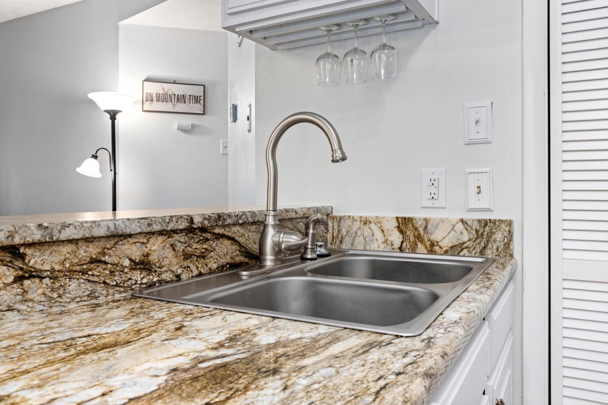 Cozy Condo In Wintergreen Resort That Sleeps 4! Lyndhurst Εξωτερικό φωτογραφία